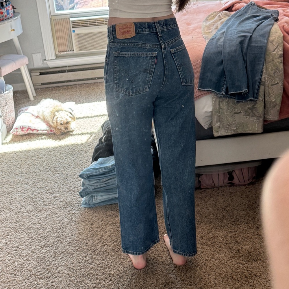 Vintage Relaxed Fit Levi’s 550 - Picture 12 of 13